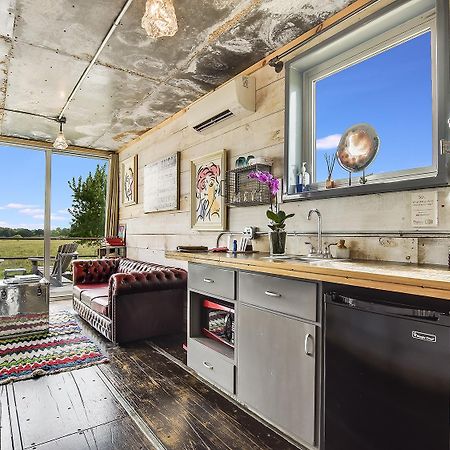 Round Top Flophouze Shipping Container Hotel מראה חיצוני תמונה