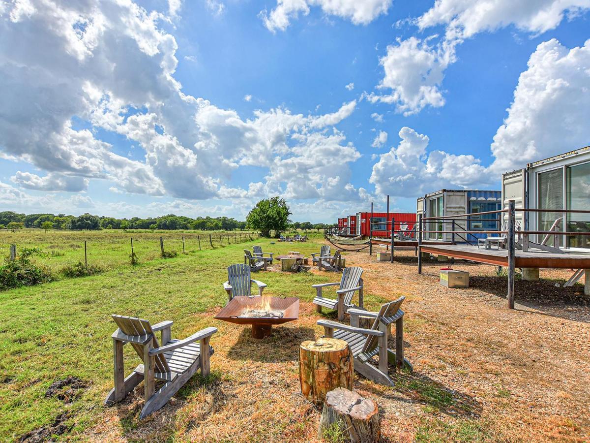 Round Top Flophouze Shipping Container Hotel מראה חיצוני תמונה