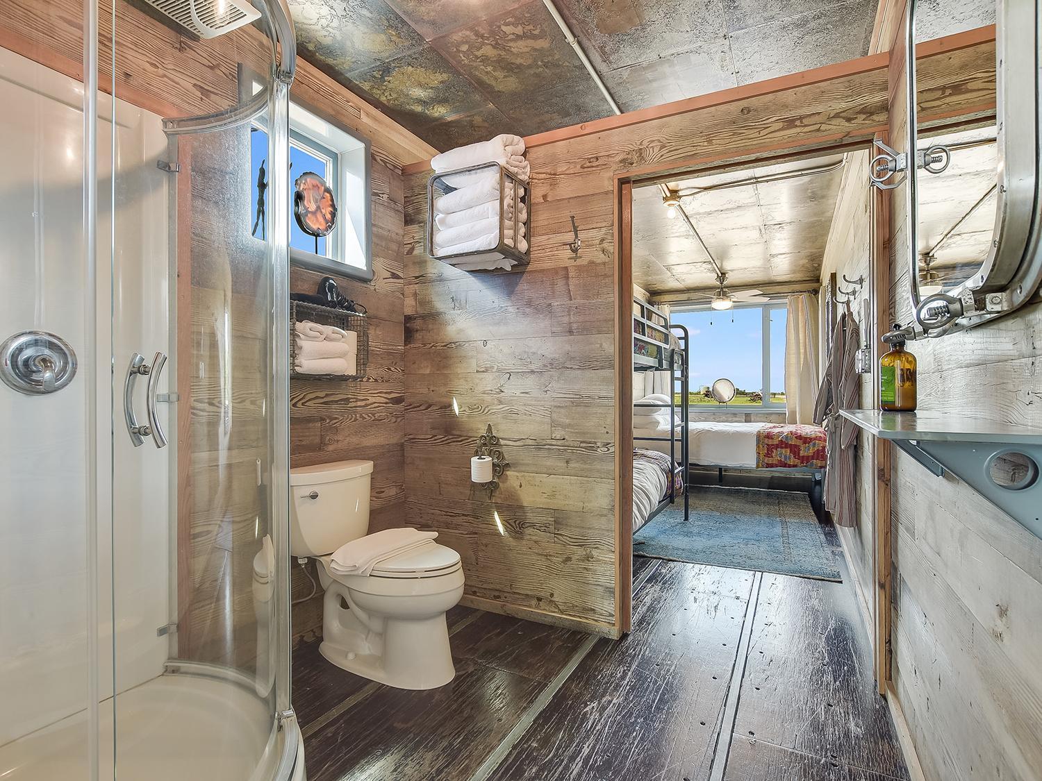 Round Top Flophouze Shipping Container Hotel חדר תמונה